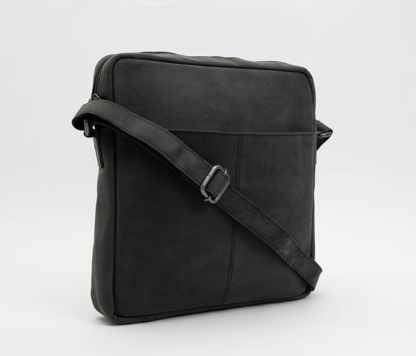 Avenue The Hunter Leather Shoulder Bag Black