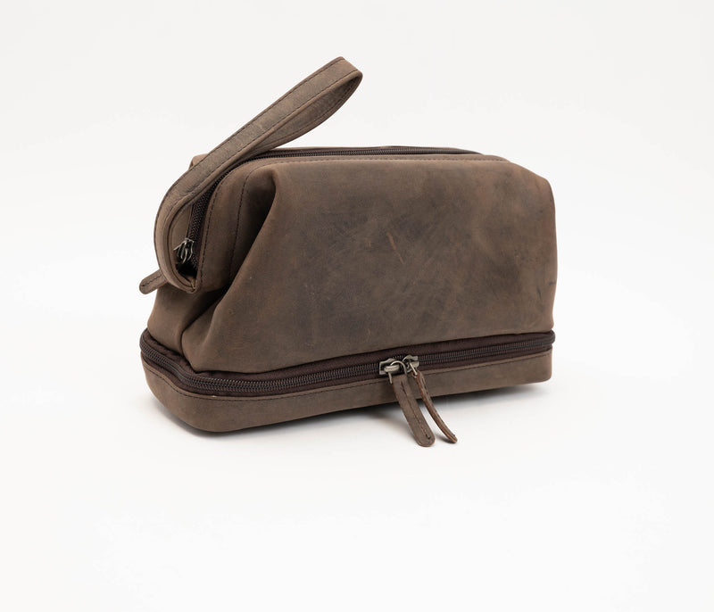 Avenue Hunter Leather Toiletry Case Brown